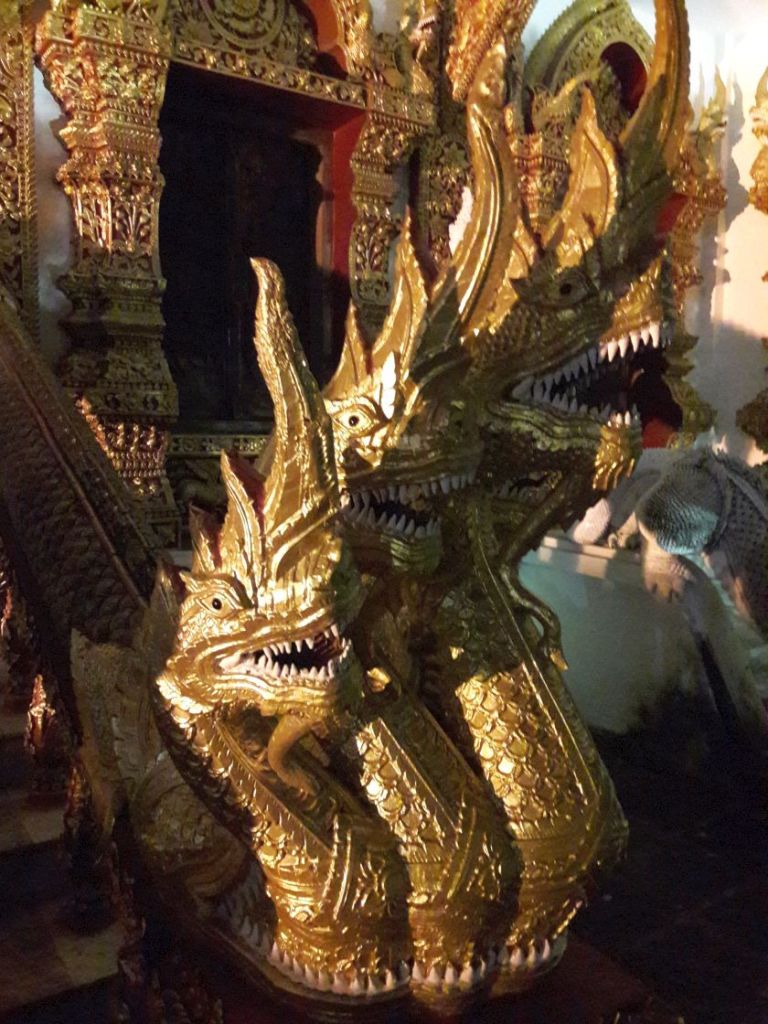 vielköpfiger Drachen