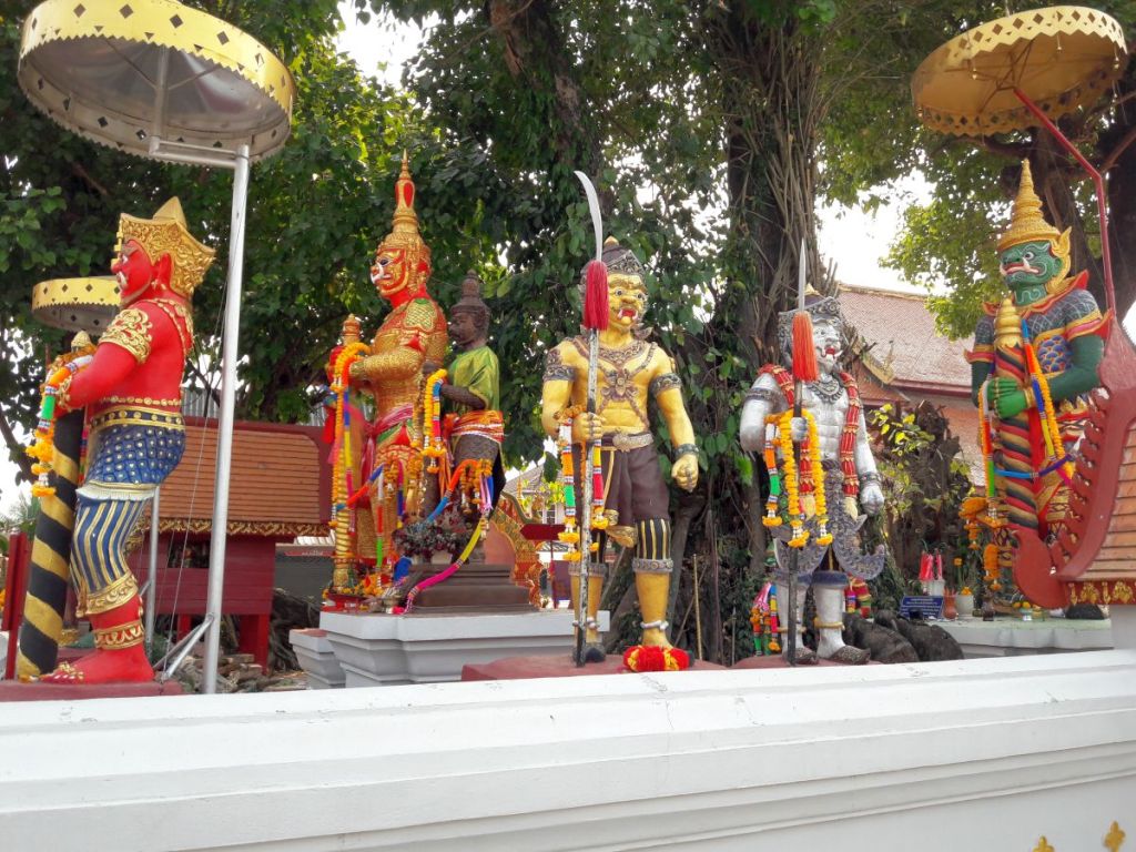 mehrere Tempelwächter