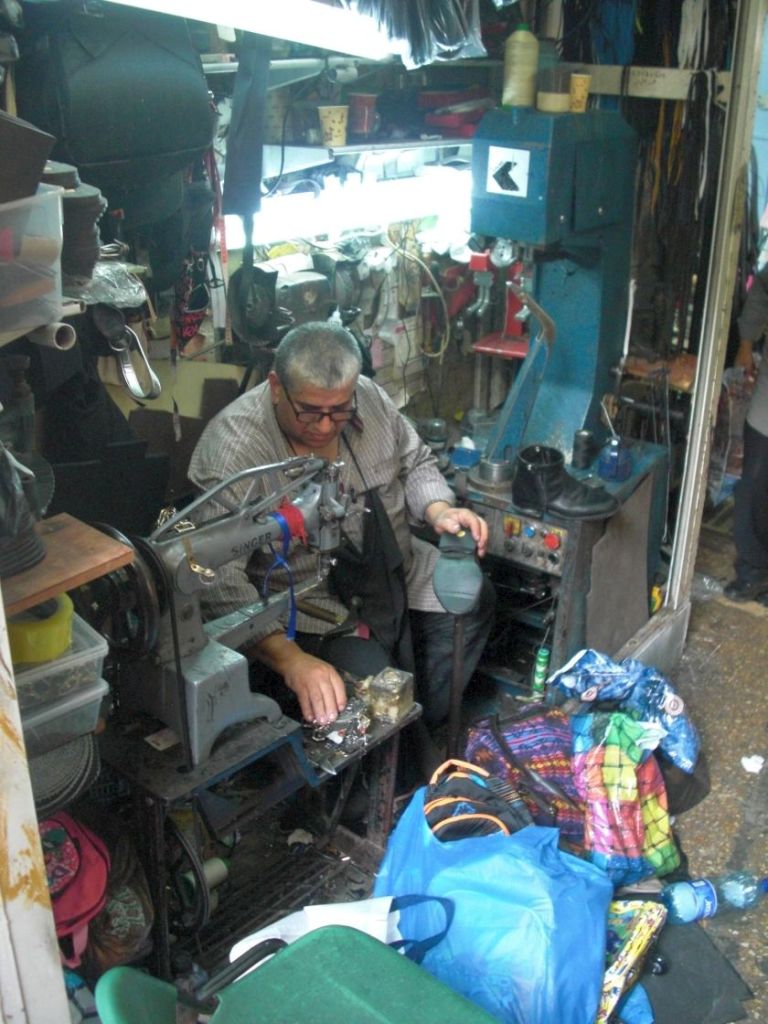 Handwerker auf dem Souk in Jerusalem