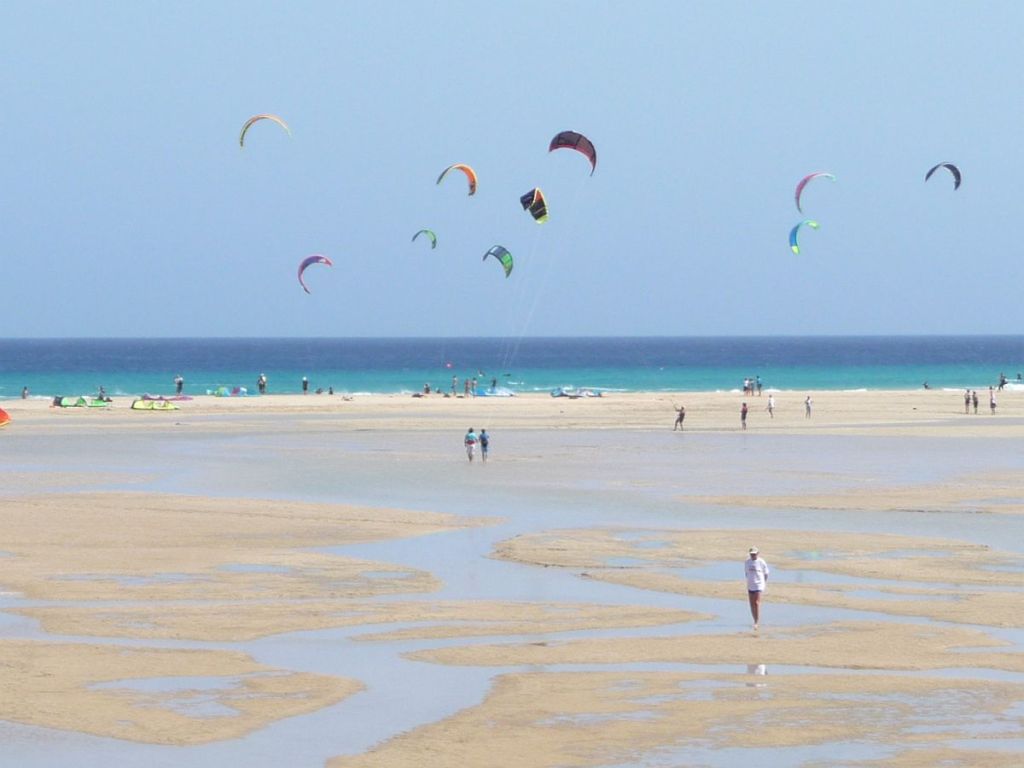 kitesurfer am strand
