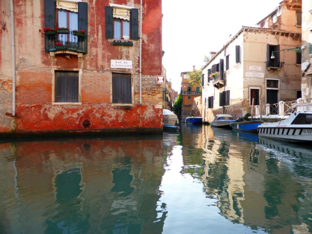 Wasserstraße in Venedig
