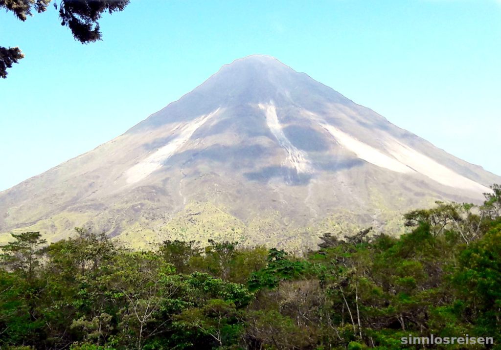 Vulkan El Arenal im Wald