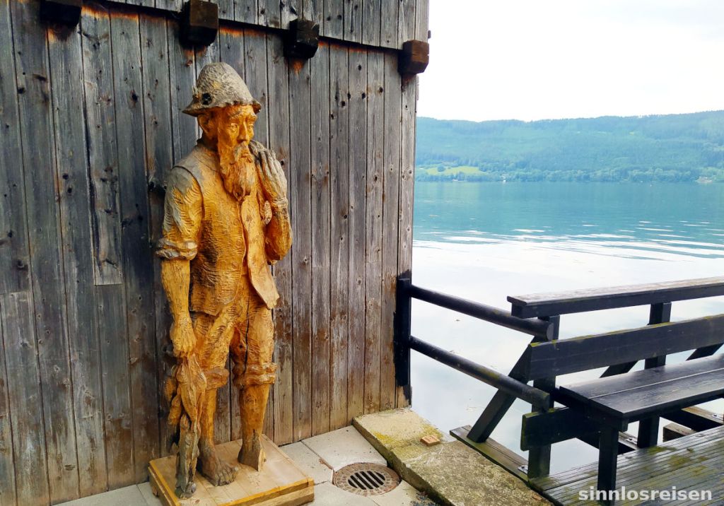 Fischer als Holzskulptur