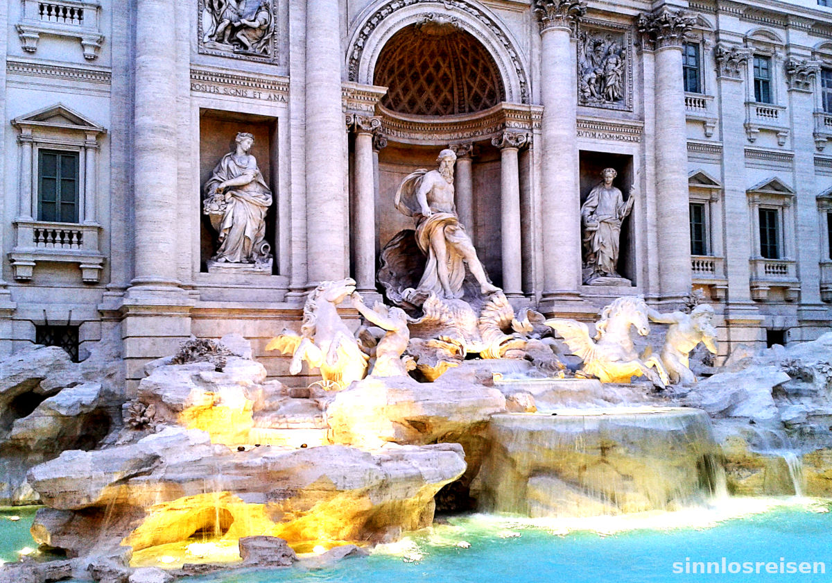 Trevibrunnen bei Nacht