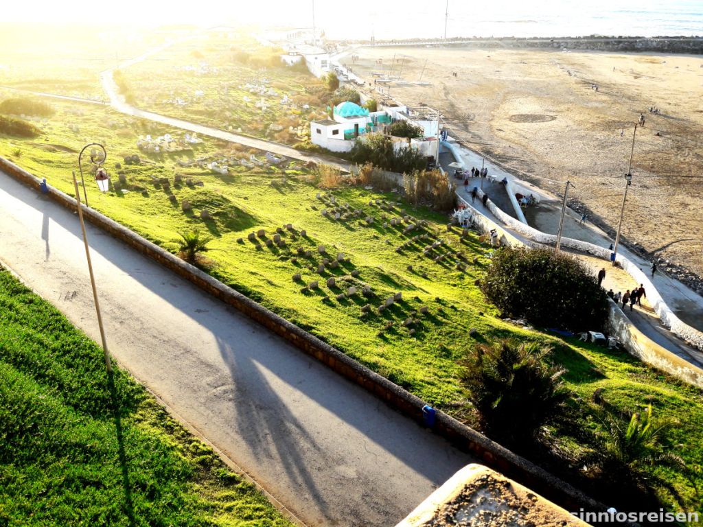 Friedhof von Rabat im Abendlicht