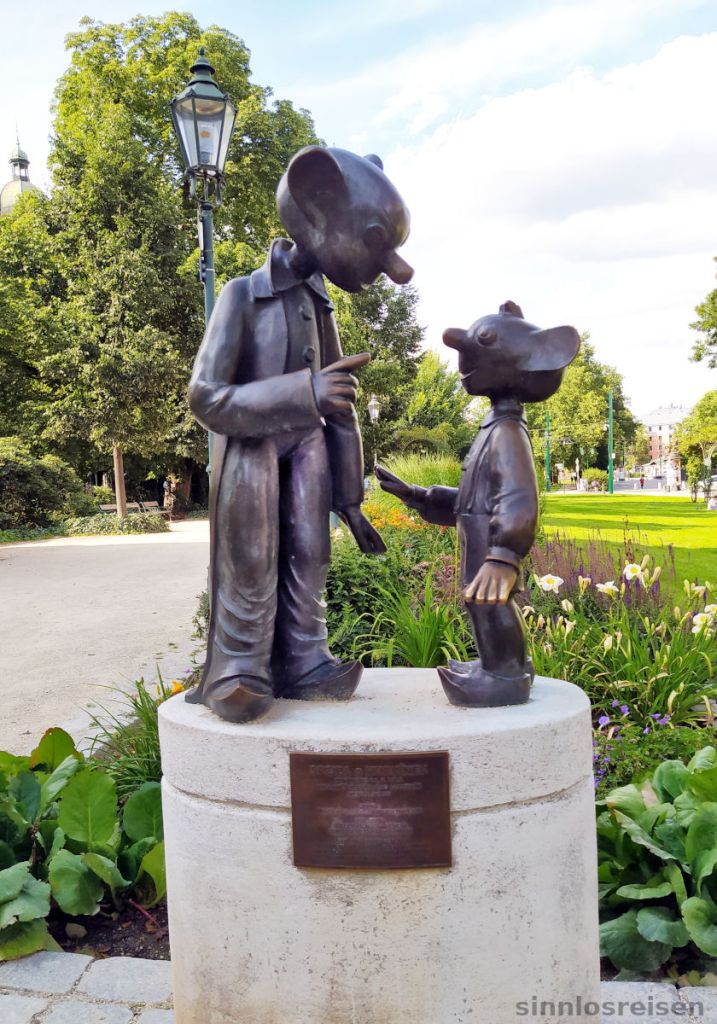 Statue mit Hurvinek und Spejbl