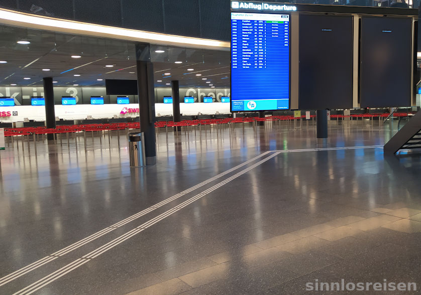 Flughafen Zürich menschenleer
