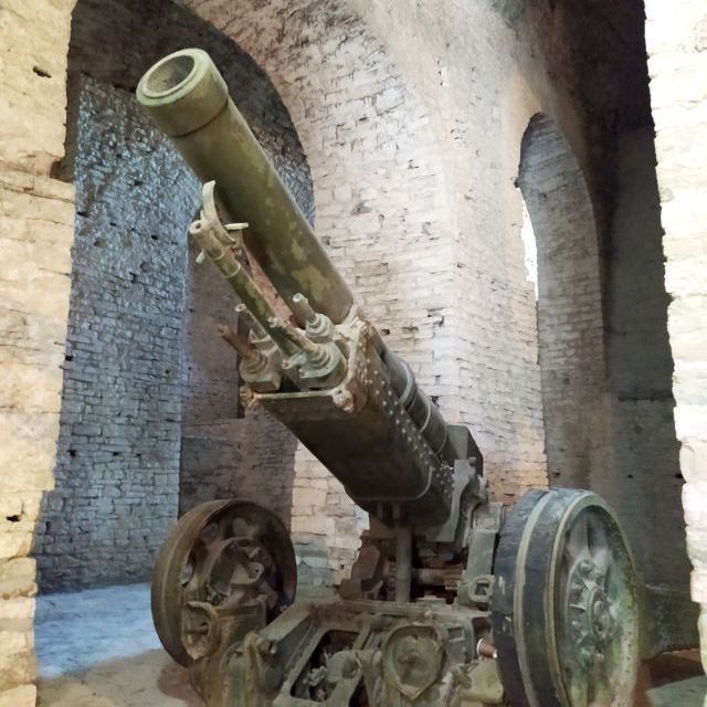 Luftabwehrrakete in der Burg von Gjirokastra