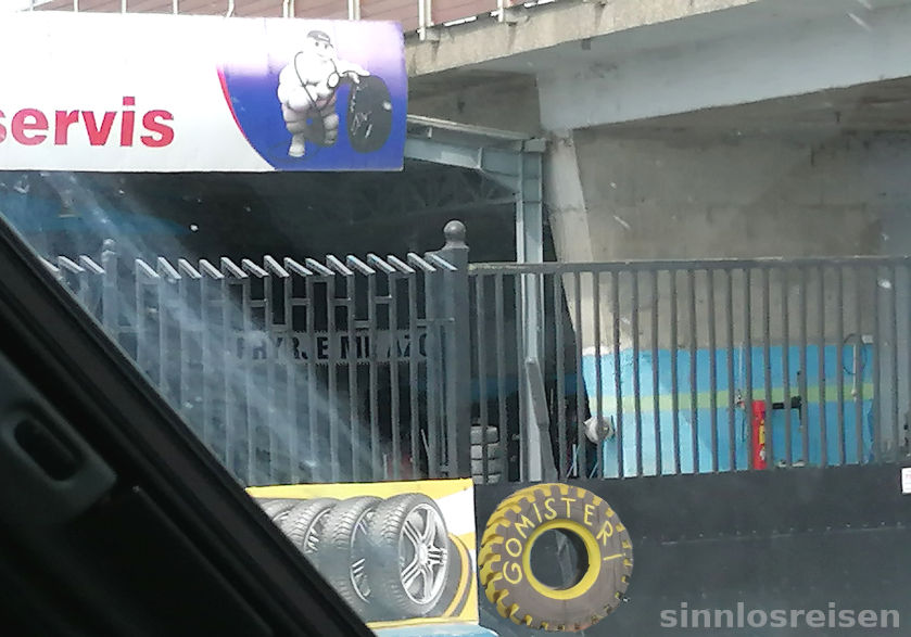 Gomisterie, Reifenhändler