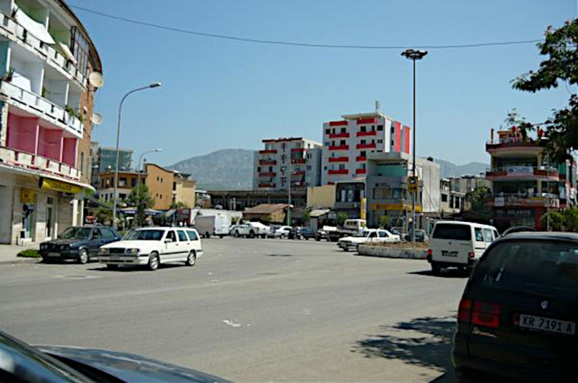 Kreisverkehr in Fushë-Krujë