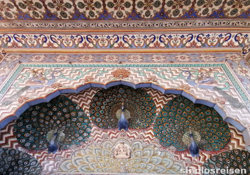 Pfauenpforte im Königspalast in Jaipur