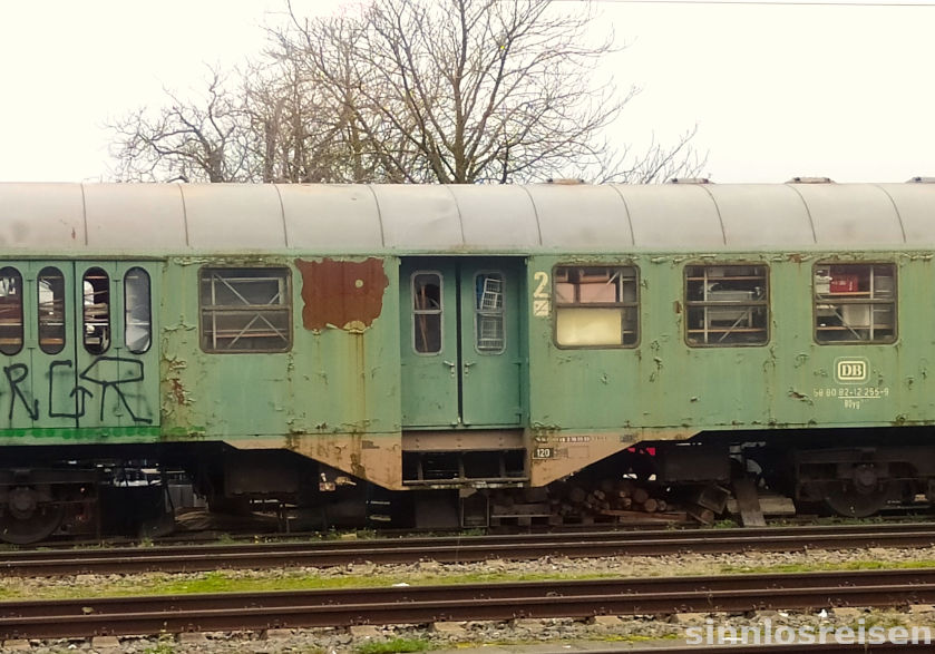 Ramponierter Zugwagen