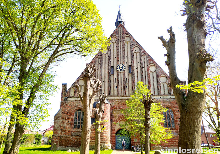 Kirche auf Rügen in Backsteingotik