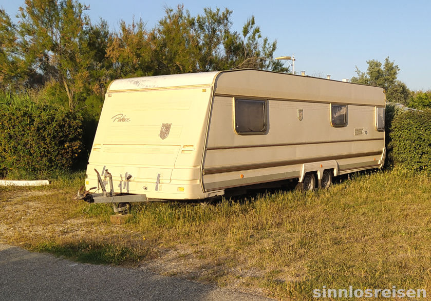 riesiger Wohnwagen Palace