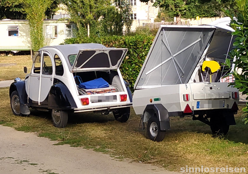 Ente 2CV mit Anhänger