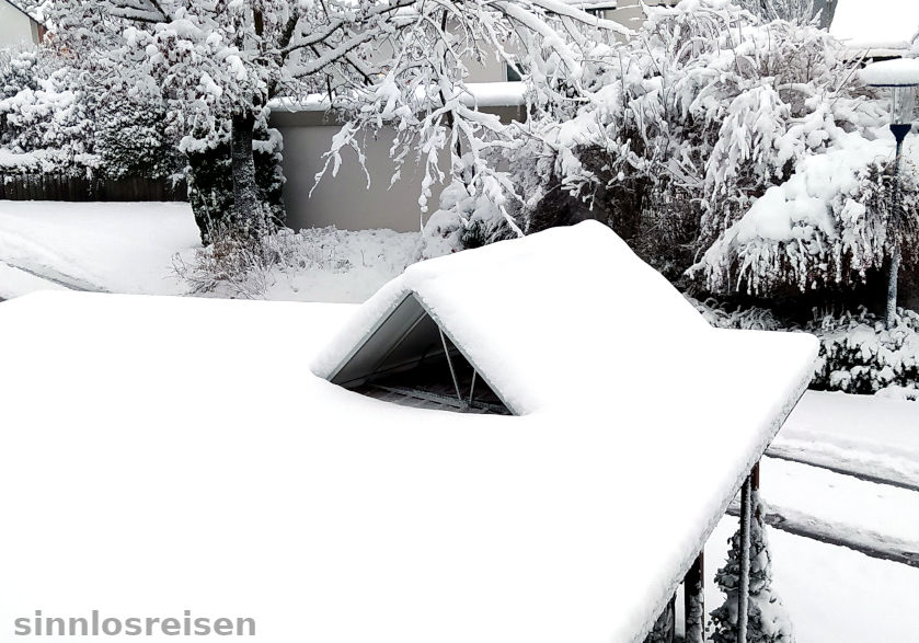 Balkonkraftwerk unter Schnee
