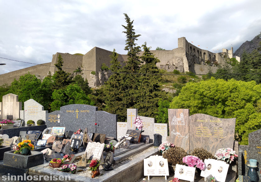 Citadelle und Friedhof Sisteron