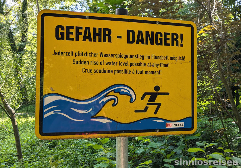 Schild Warnung Tsunami