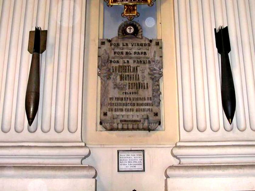 Fliegerbomben in der Basilica de Nuestra Señora del Pilar