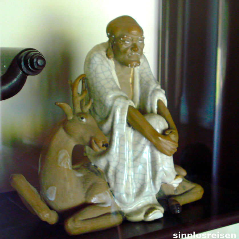 Figur Mönch mit Reh