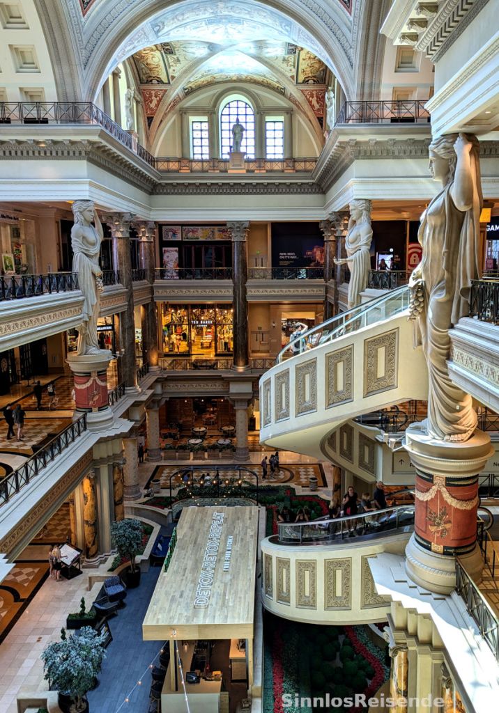 Forum Shops Eingangshalle