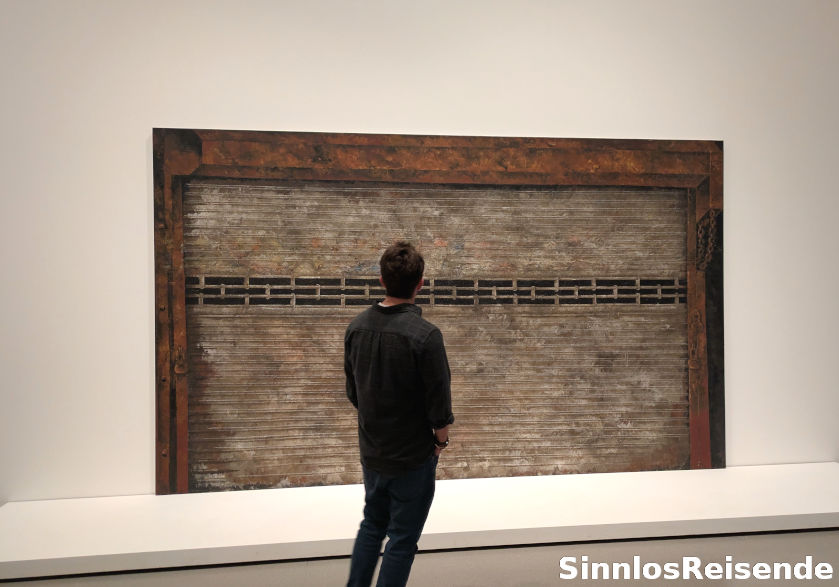 Besucher vor Kunst im Moma