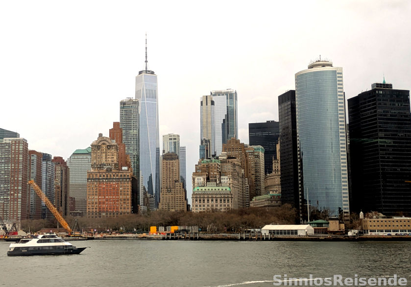 Skyline Manhattan von der Fähre aus