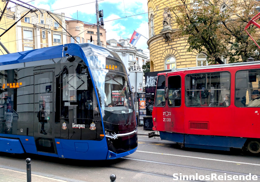Alte und neue Tram in Belgrad