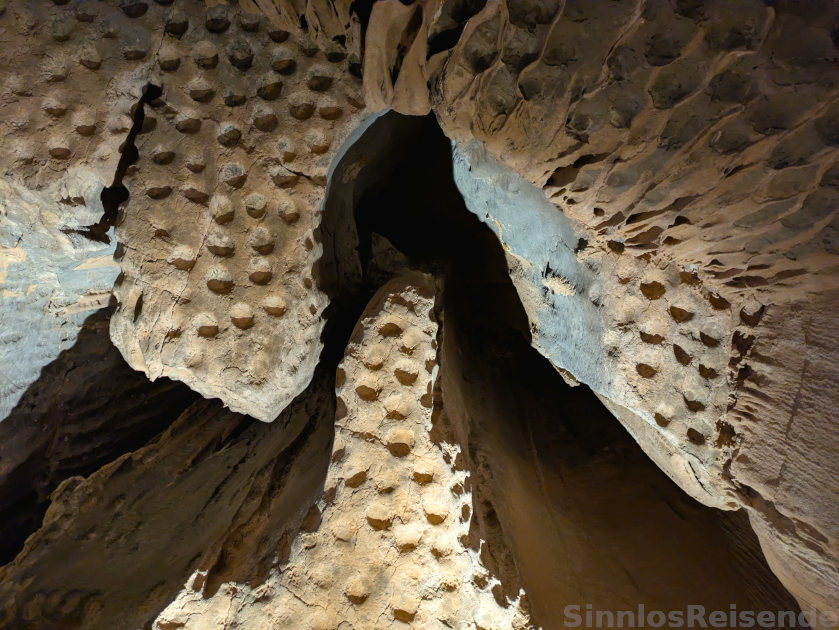 Kalkmuster in Al-Hoota Cave