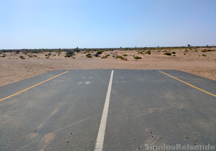 Straße endet im Sand