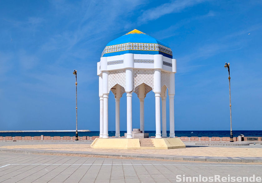 Pavillion in Sur
