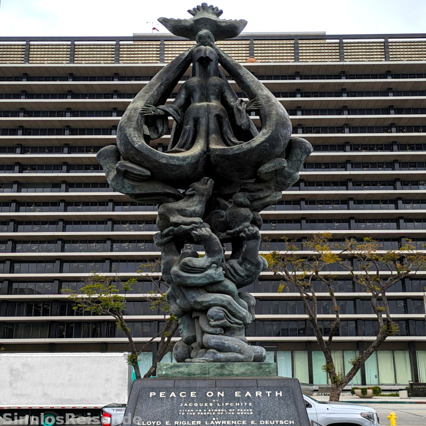 Statue Peace on Earth